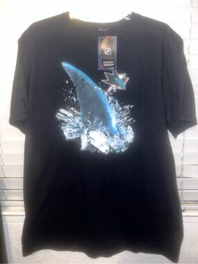 NHL San Jose Sharks - Fanatics shark fin t-Shirt -size Large Brand New w/ tags